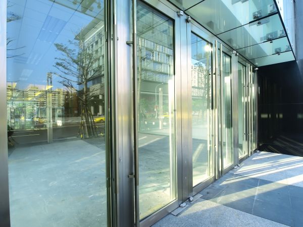 Aluminum Door Repair